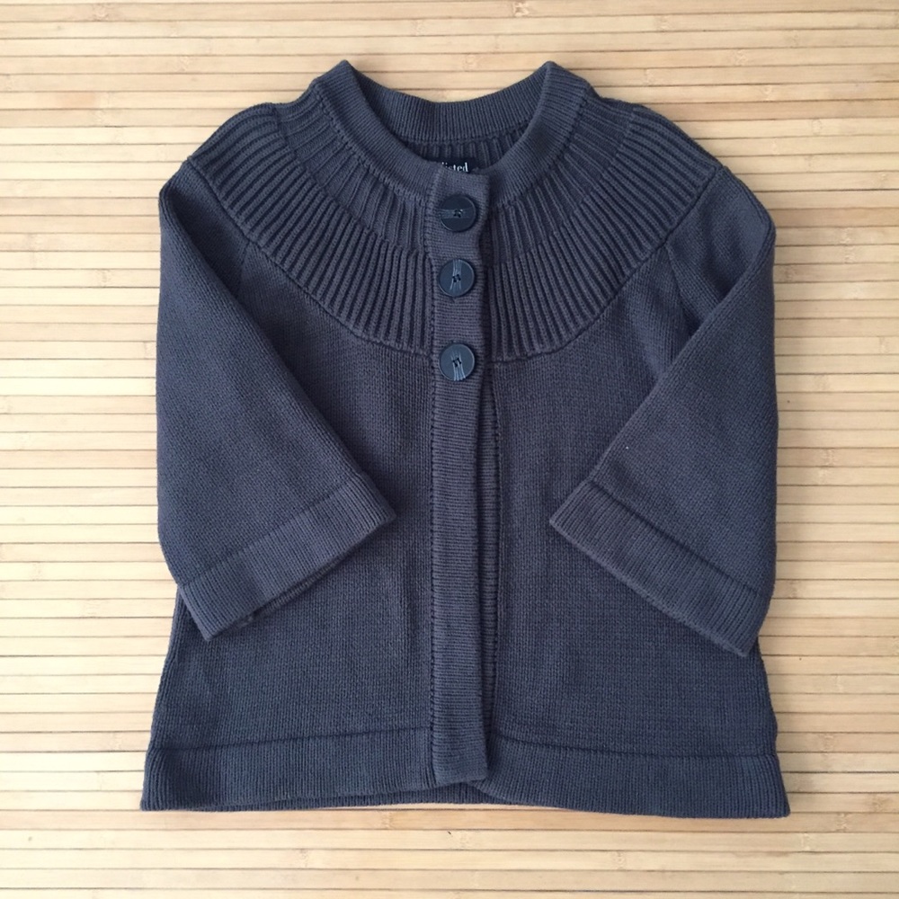 Unlisted 3/4 sleeve gray poncho